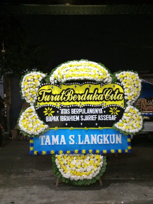 Papan Bunga Duka di Geya
